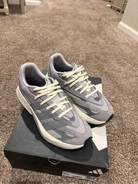 adidas Men's Light Gray and Cream Running Sneakers